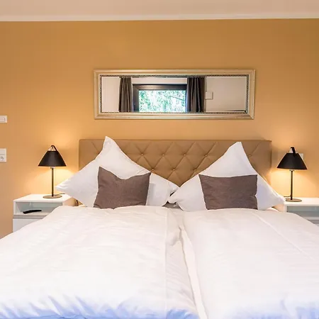 Insel Der Asanas - Elegante Mit Balkon, Kamin & Wellness Am Krakower Апартаменты *