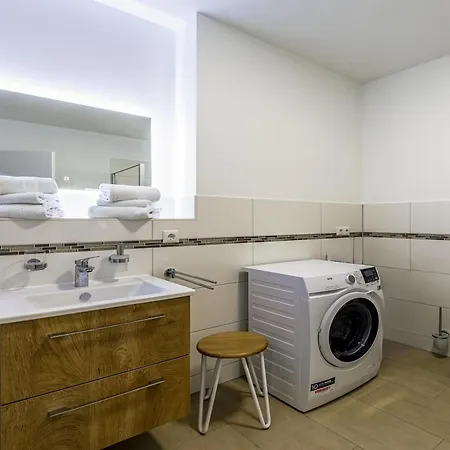 Апартаменты Insel Der Asanas - Elegante Mit Balkon, Kamin & Wellness Am Krakower *