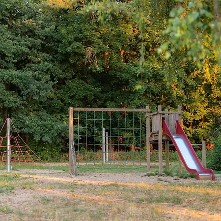 Insel Der Asanas - Elegante Mit Balkon, Kamin & Wellness Am Krakower