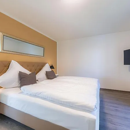 Insel Der Asanas - Elegante Mit Balkon, Kamin & Wellness Am Krakower *